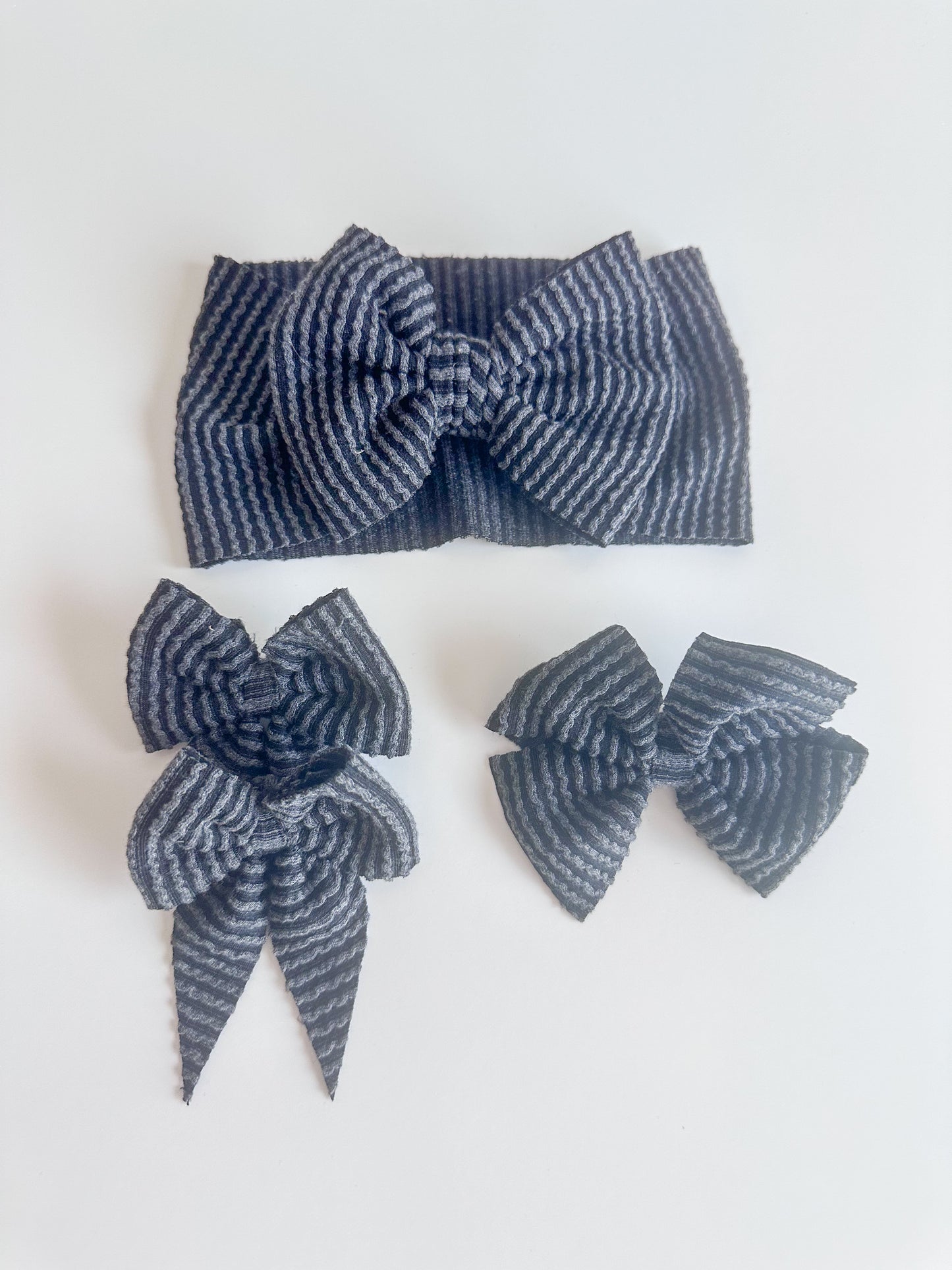 Black Solid Waved Rib
