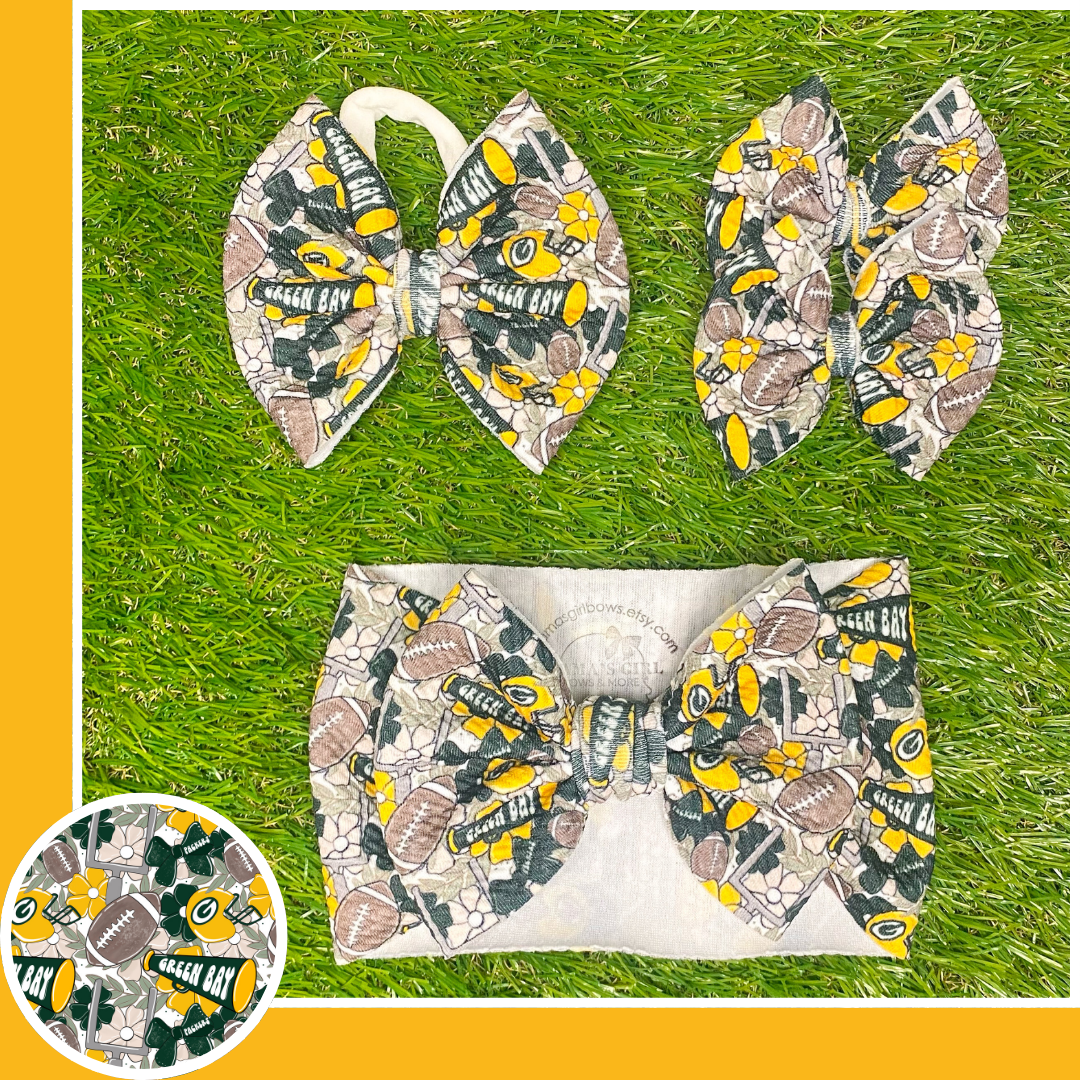 Wisconsin Packs with Goals Floral Football Hair Bow