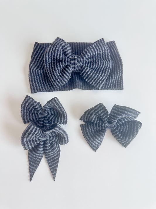 Black Solid Waved Rib