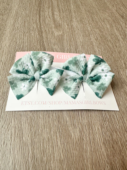 Shamrock Daisy St. Patrick's Day Hair Bows